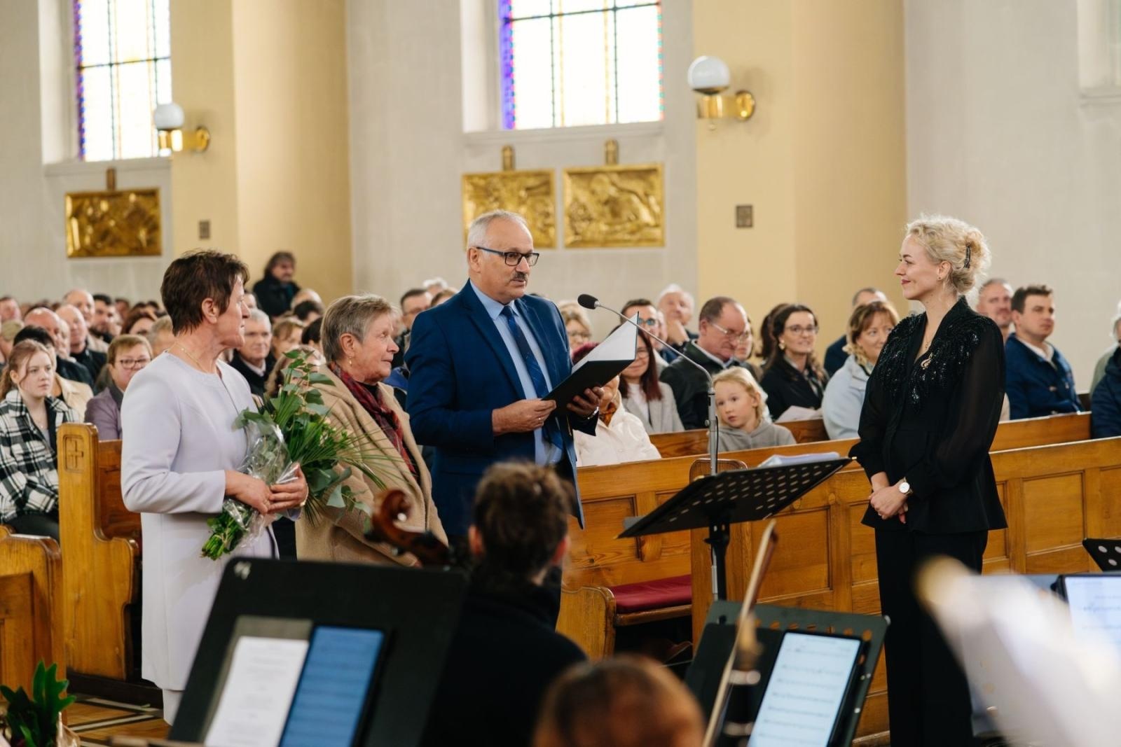 Zdjęcie w galerii na portalu naszraciborz.pl: Muzyka, która łączy serca. Dziesięć lat Chóru Ars Cantandi z Zawady Książęcej wiadomości z regionu