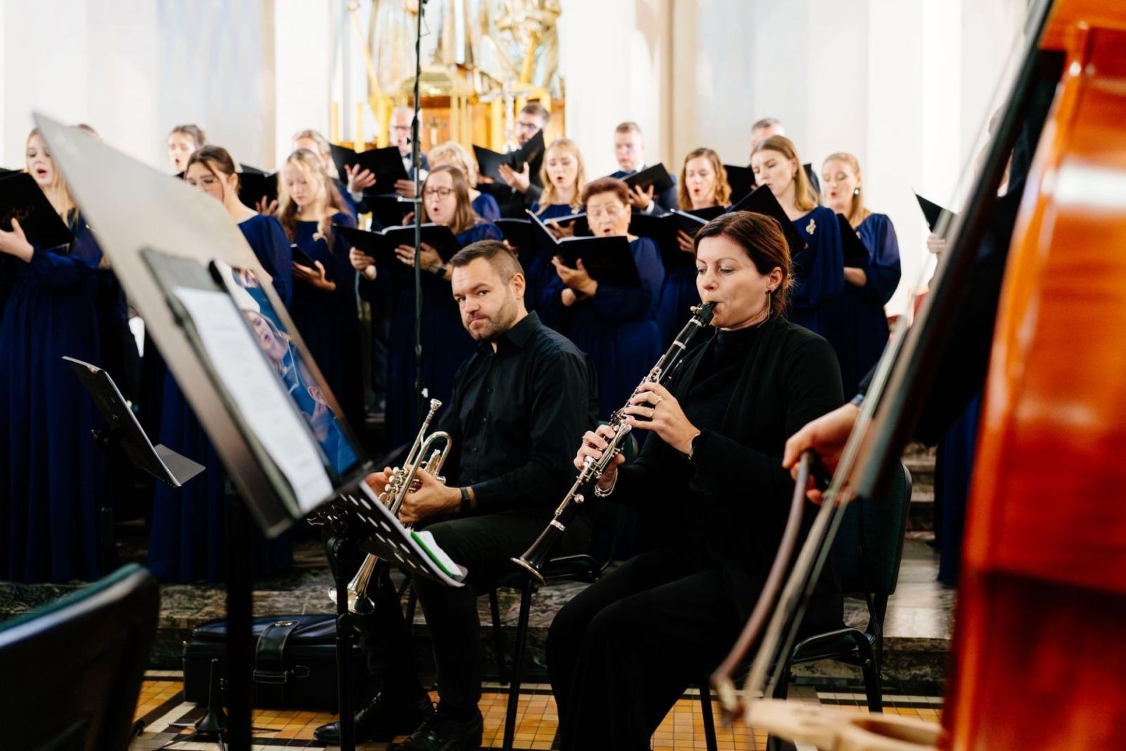 Zdjęcie w galerii na portalu naszraciborz.pl: Muzyka, która łączy serca. Dziesięć lat Chóru Ars Cantandi z Zawady Książęcej wiadomości z regionu