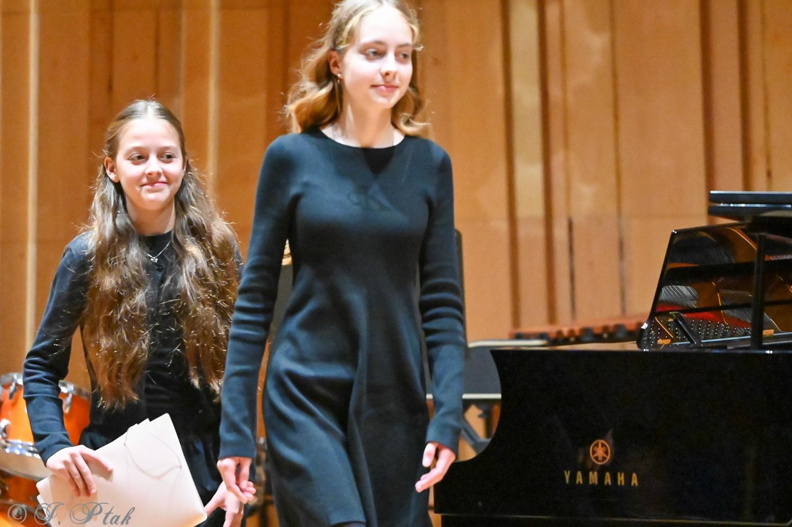 Zdjęcie w galerii na portalu naszraciborz.pl: Muzyczny hołd dla nauczycieli w raciborskiej szkole muzycznej wiadomości z regionu