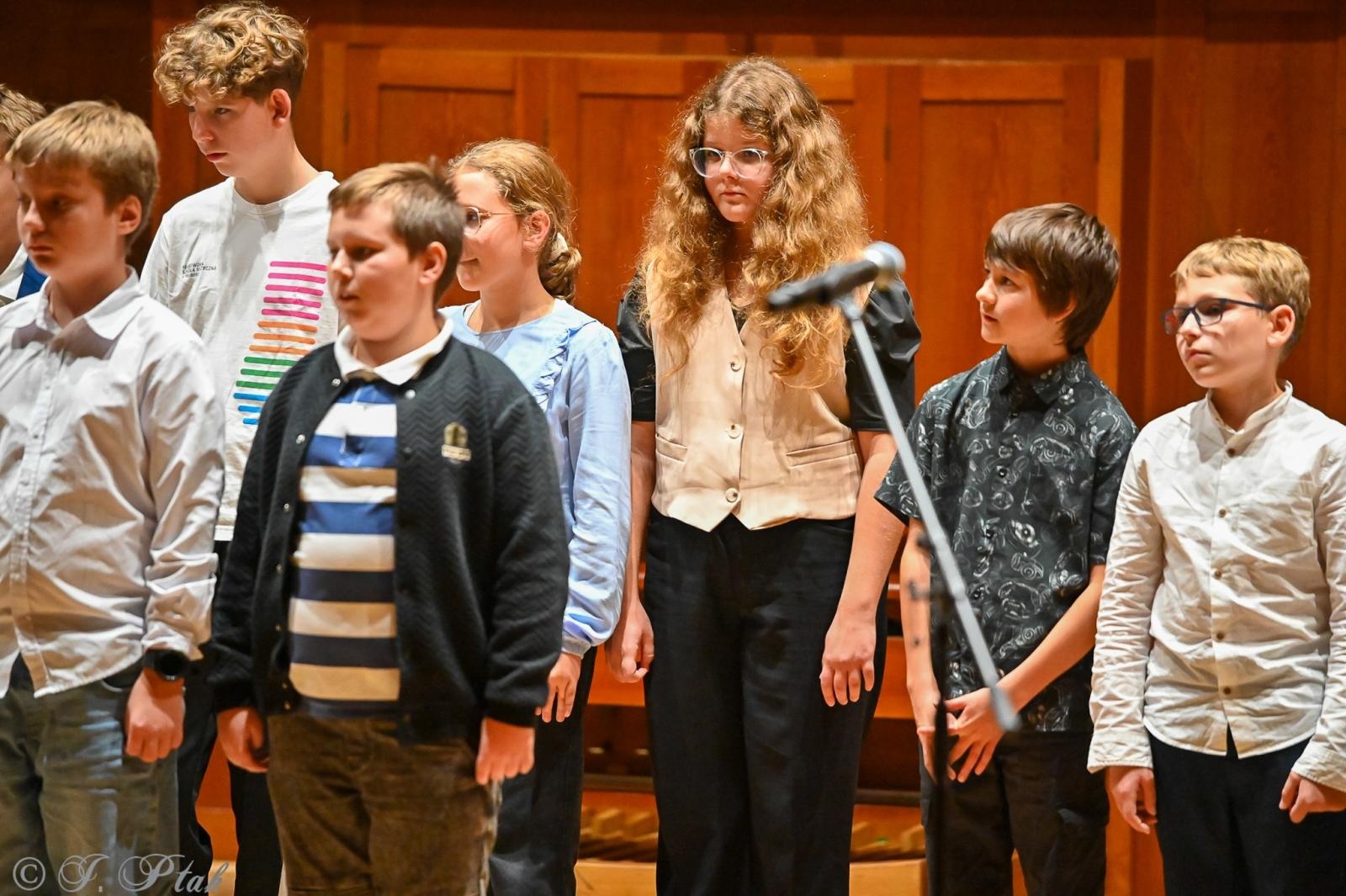 Zdjęcie w galerii na portalu naszraciborz.pl: Muzyczny hołd dla nauczycieli w raciborskiej szkole muzycznej wiadomości z regionu