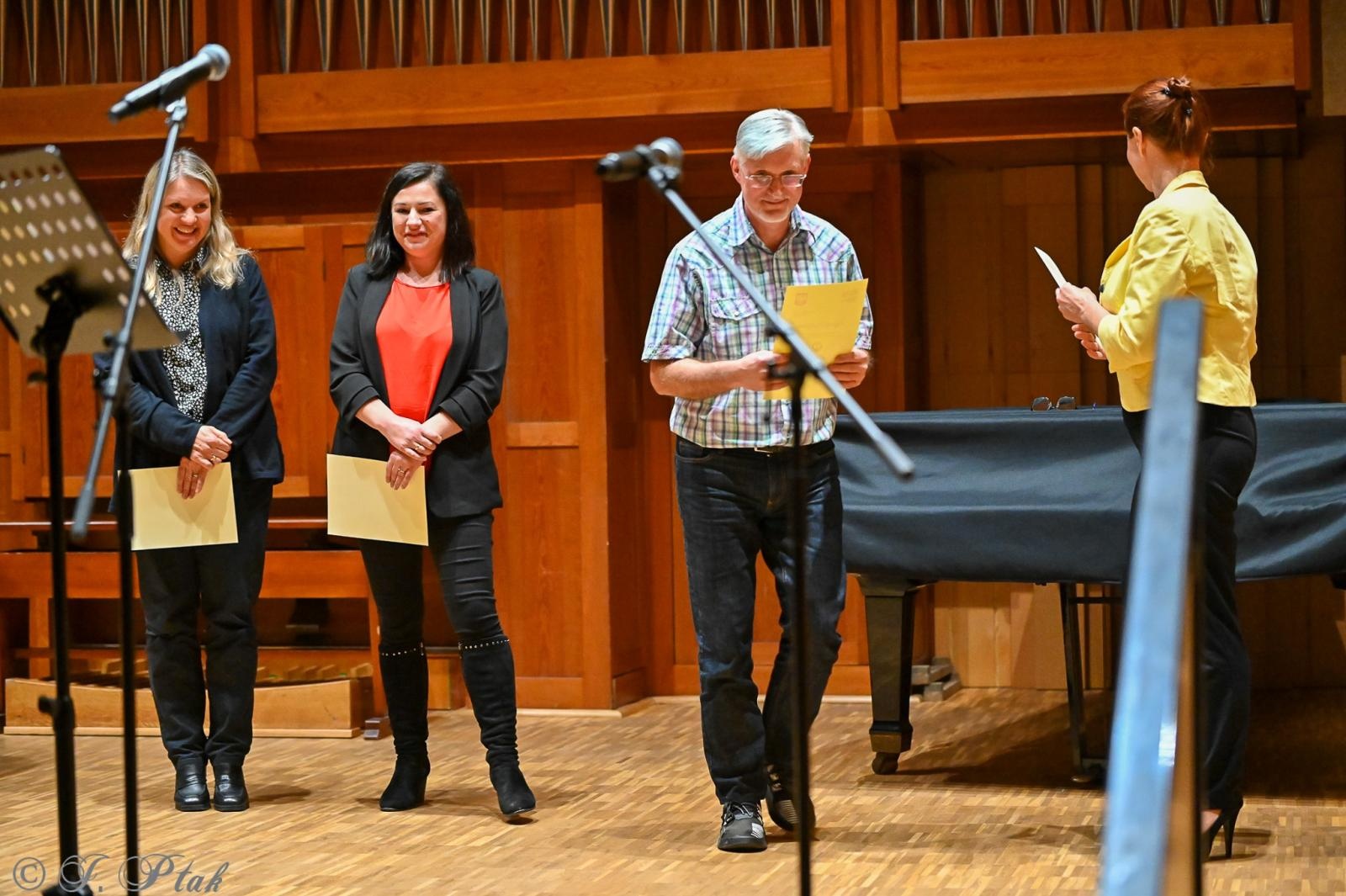 Zdjęcie w galerii na portalu naszraciborz.pl: Muzyczny hołd dla nauczycieli w raciborskiej szkole muzycznej wiadomości z regionu