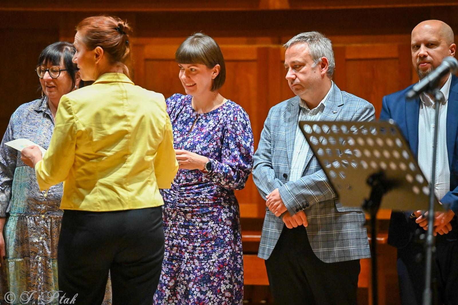 Zdjęcie w galerii na portalu naszraciborz.pl: Muzyczny hołd dla nauczycieli w raciborskiej szkole muzycznej wiadomości z regionu