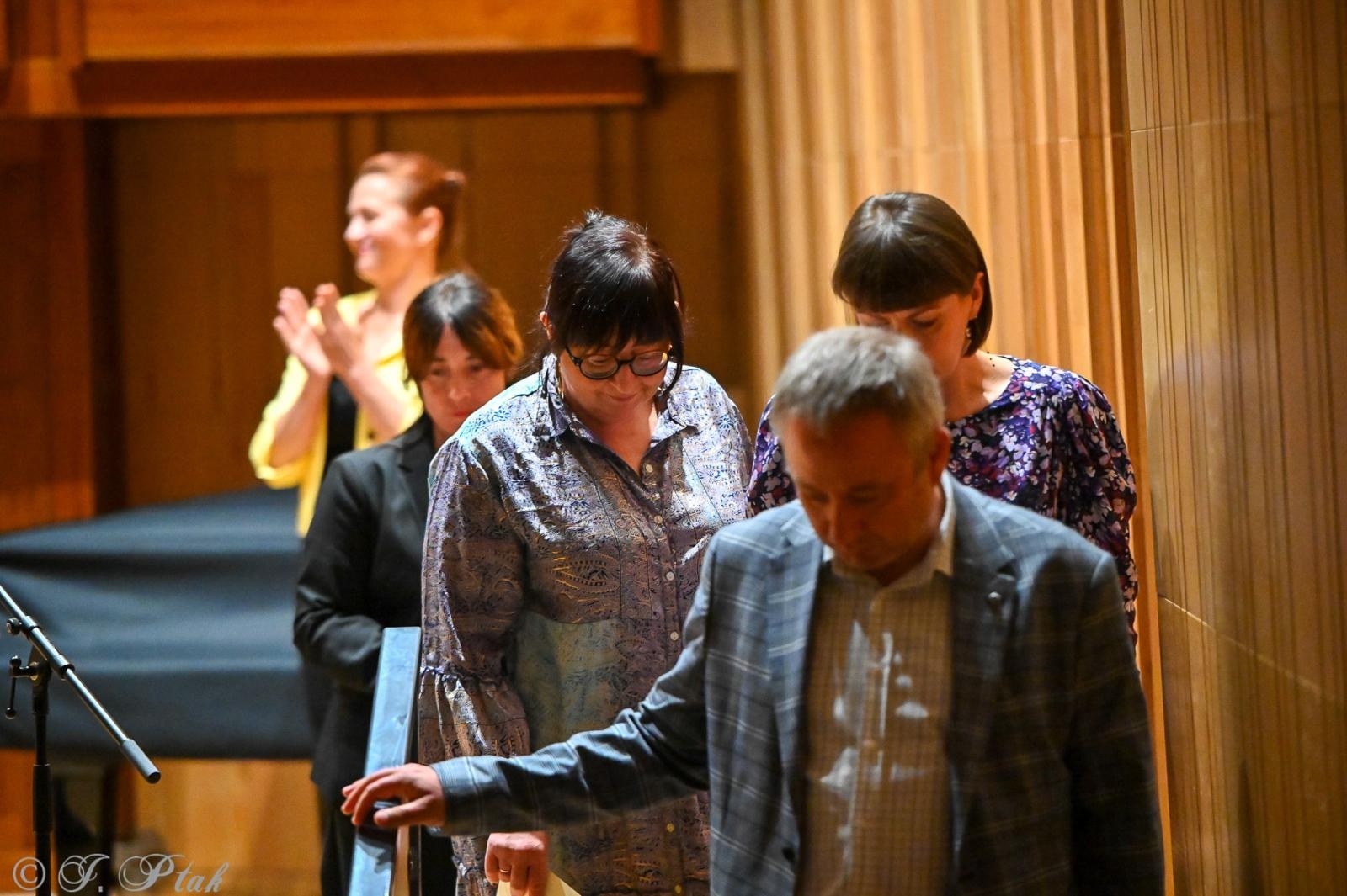 Zdjęcie w galerii na portalu naszraciborz.pl: Muzyczny hołd dla nauczycieli w raciborskiej szkole muzycznej wiadomości z regionu