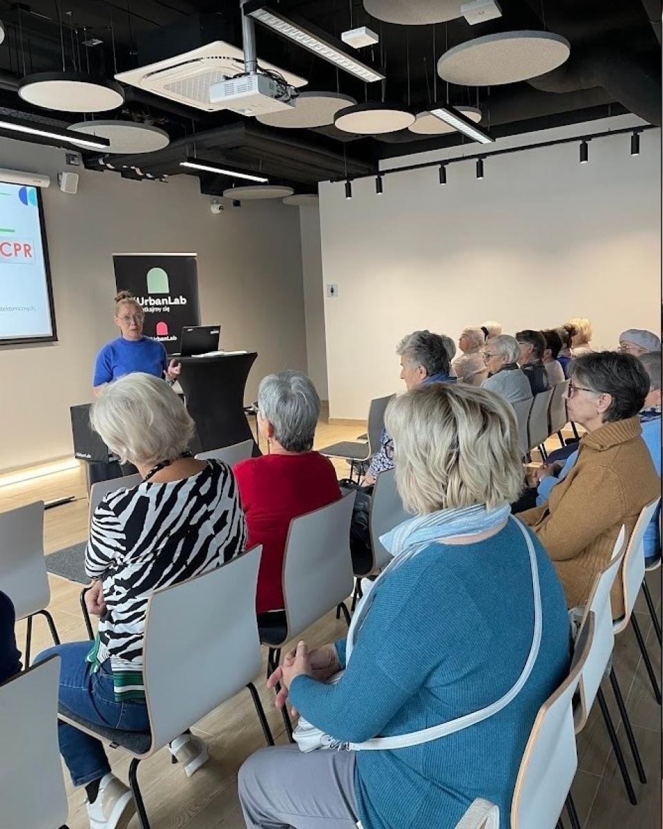 Zdjęcie w galerii na portalu naszraciborz.pl: Laboratorium Seniora w Urban Labie – przestrzeń wiedzy, wsparcia i inspiracji dla raciborskich seniorów wiadomości z regionu