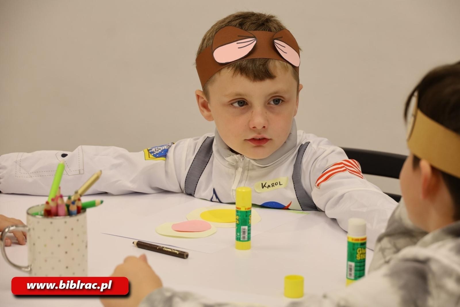 Zdjęcie w galerii na portalu naszraciborz.pl: Sto Lat dla Kubusia Puchatka w raciborskiej bibliotece wiadomości z regionu