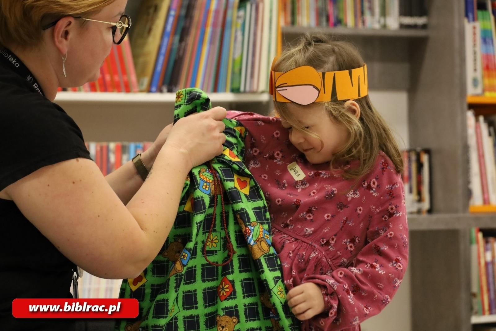 Zdjęcie w galerii na portalu naszraciborz.pl: Sto Lat dla Kubusia Puchatka w raciborskiej bibliotece wiadomości z regionu