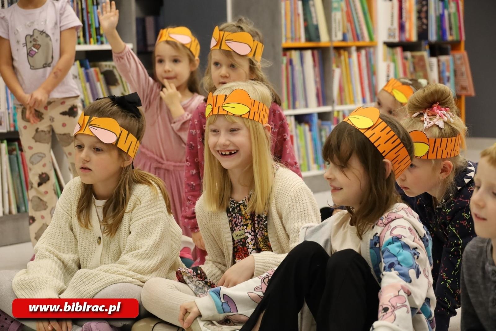 Zdjęcie w galerii na portalu naszraciborz.pl: Sto Lat dla Kubusia Puchatka w raciborskiej bibliotece wiadomości z regionu