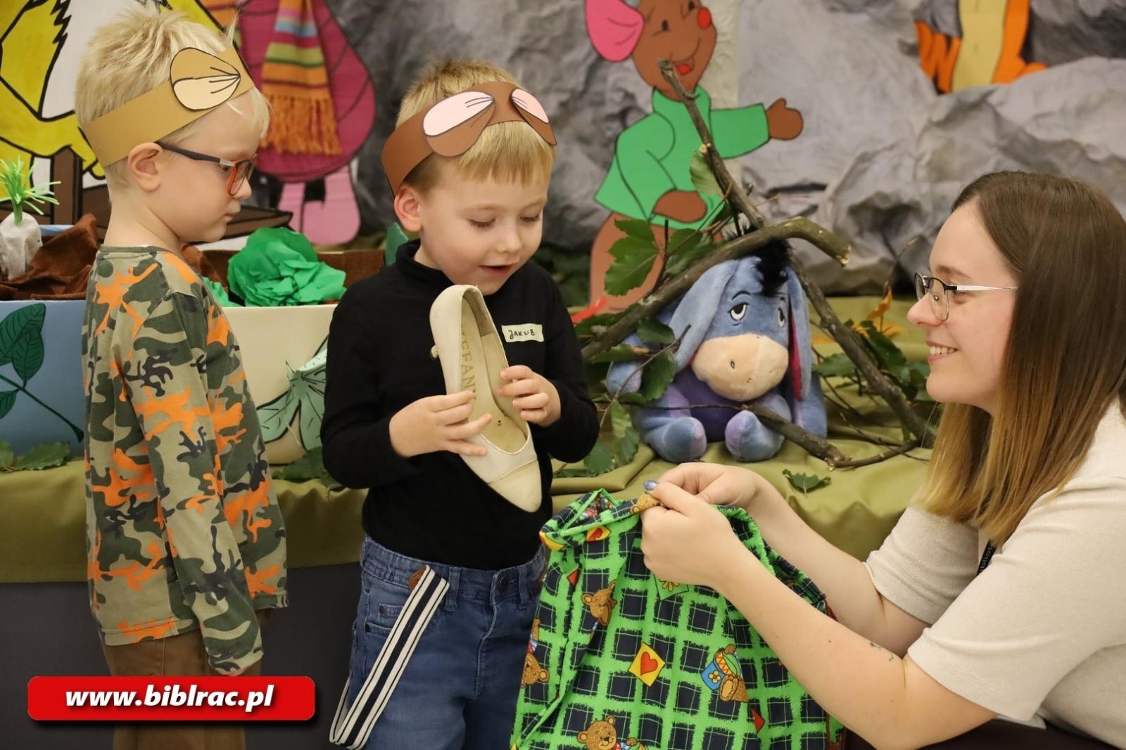 Zdjęcie w galerii na portalu naszraciborz.pl: Sto Lat dla Kubusia Puchatka w raciborskiej bibliotece wiadomości z regionu