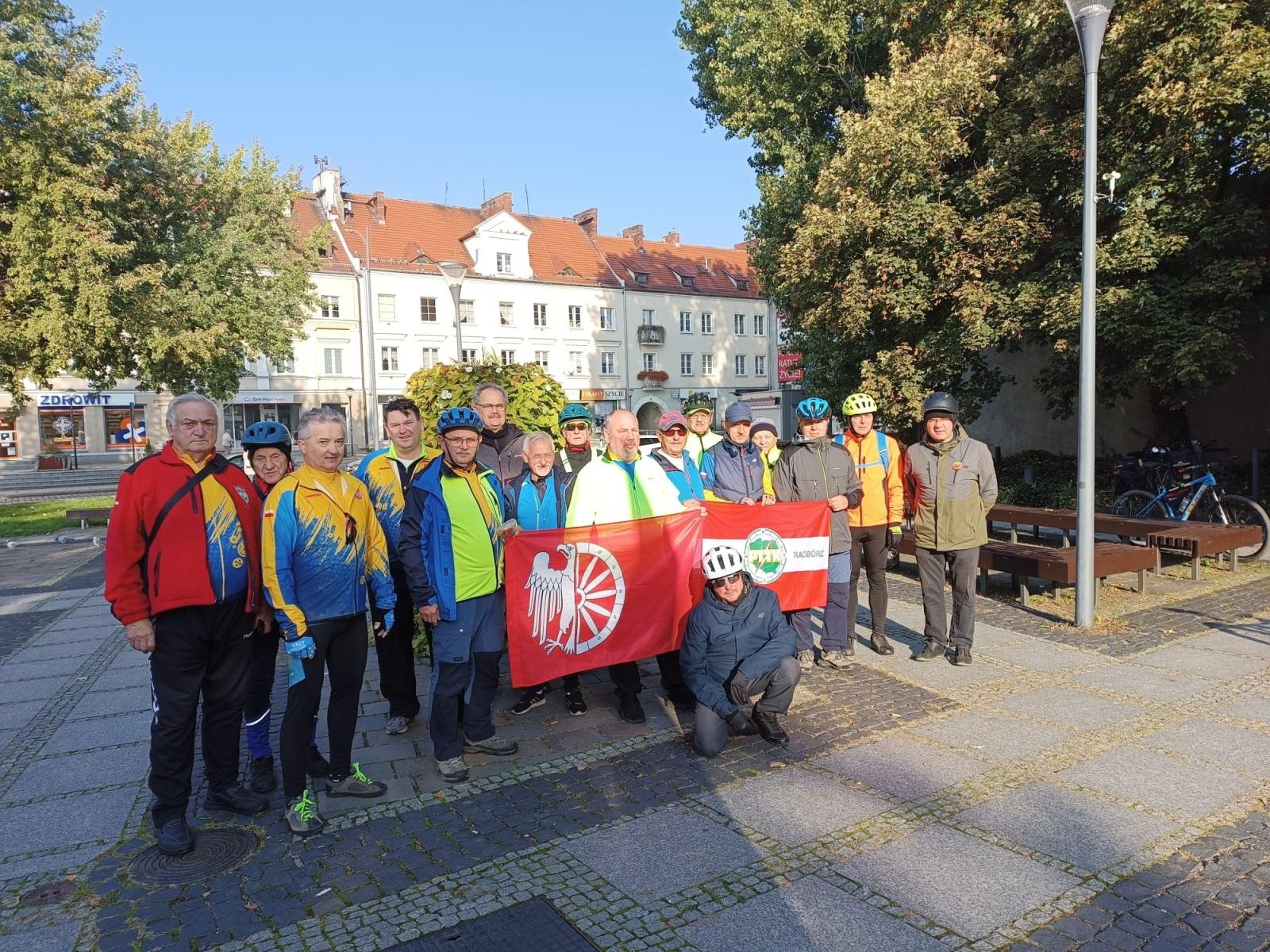 Zdjęcie w galerii na portalu naszraciborz.pl: XXVI Rajd Zakończenie Sezonu Kolarskiego w Raciborzu wiadomości z regionu