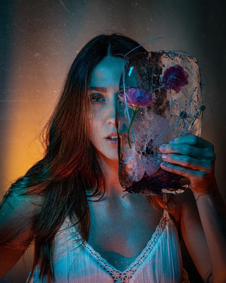 Zdjęcie w galerii na portalu naszraciborz.pl: Ada Tril odkrywa Islandię - trzeci singiel z nadchodzącej EP Zmiany Klimatu wiadomości z regionu