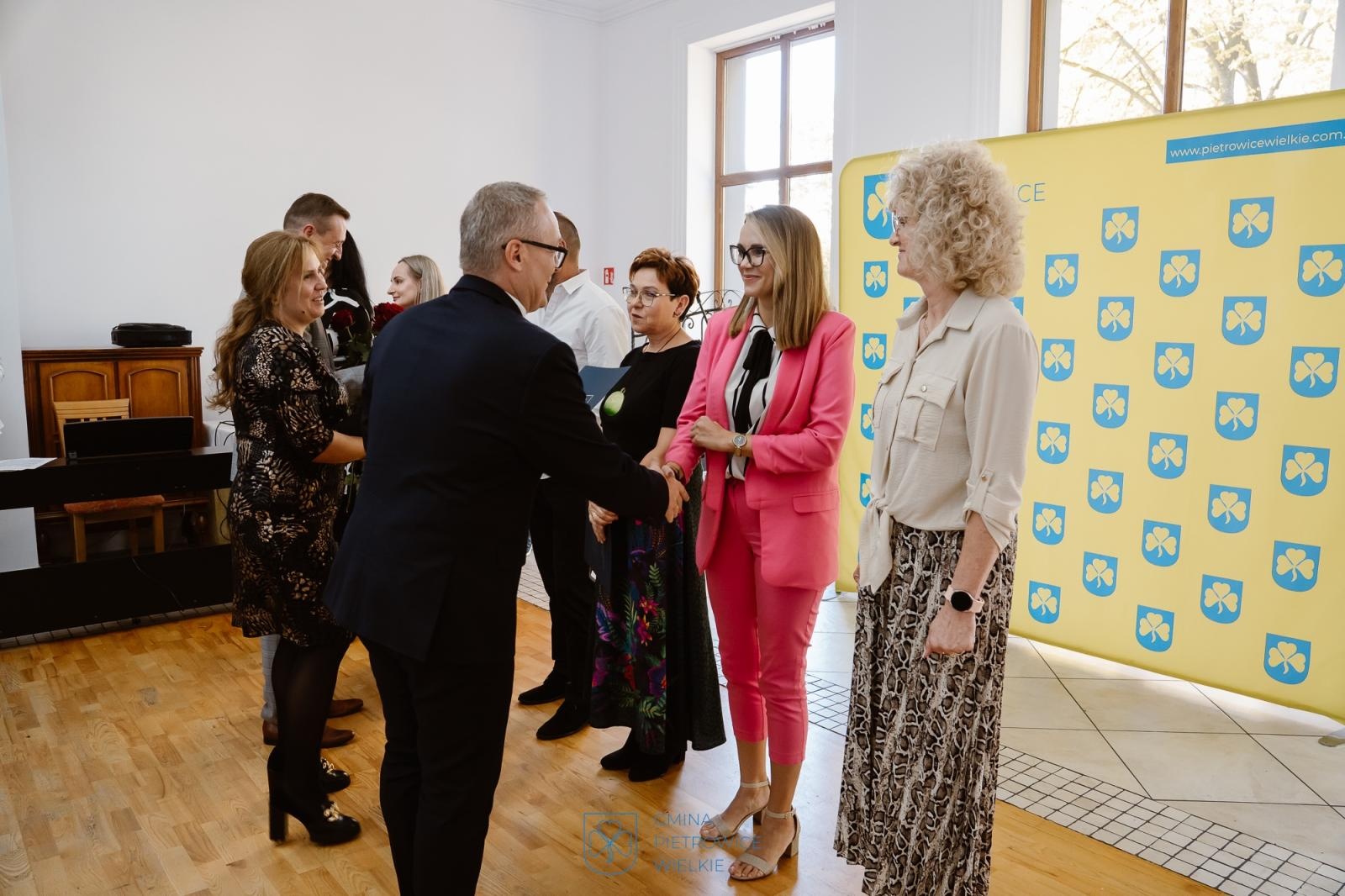 Zdjęcie w galerii na portalu naszraciborz.pl: Dzień Edukacji Narodowej w gminie Pietrowice Wielkie [FOTO] wiadomości z regionu