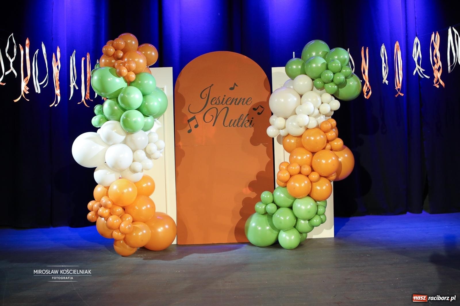 Zdjęcie w galerii na portalu naszraciborz.pl: I Powiatowy Festiwal Piosenki Przedszkolnej Jesienne Nutki w Raciborzu [FOTO i WIDEO] wiadomości z regionu