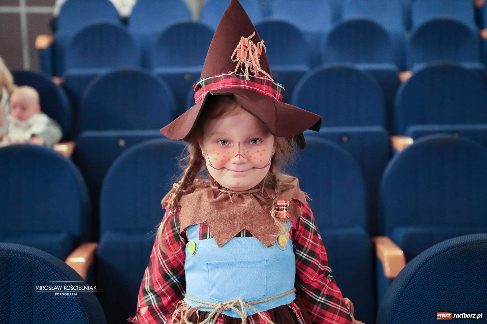 Zdjęcie w galerii na portalu naszraciborz.pl: I Powiatowy Festiwal Piosenki Przedszkolnej Jesienne Nutki w Raciborzu [FOTO i WIDEO] wiadomości z regionu