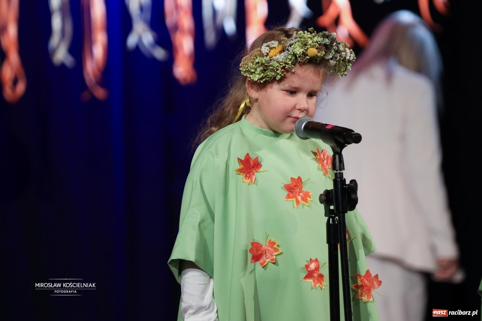 Zdjęcie w galerii na portalu naszraciborz.pl: I Powiatowy Festiwal Piosenki Przedszkolnej Jesienne Nutki w Raciborzu [FOTO i WIDEO] wiadomości z regionu