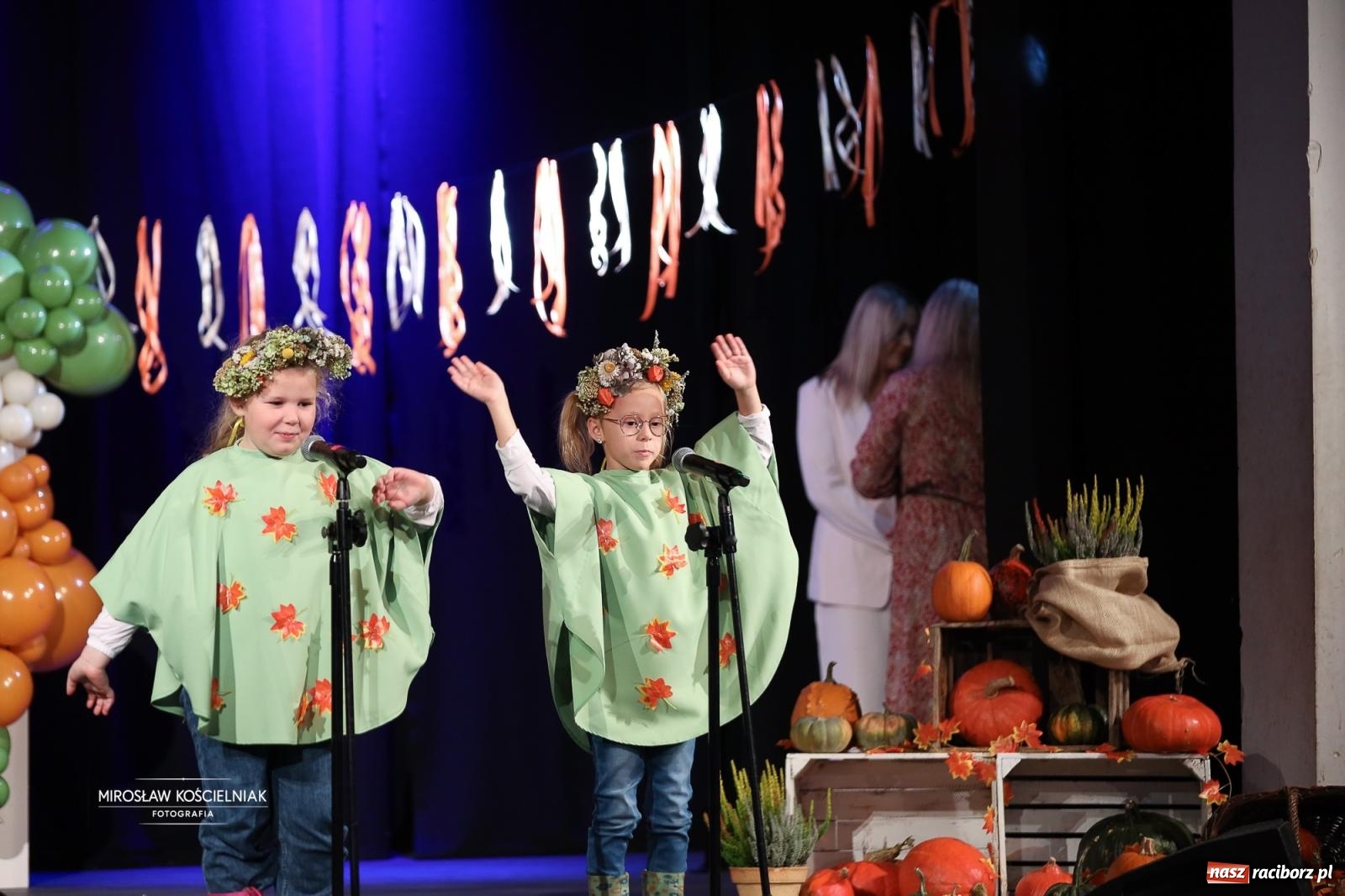 Zdjęcie w galerii na portalu naszraciborz.pl: I Powiatowy Festiwal Piosenki Przedszkolnej Jesienne Nutki w Raciborzu [FOTO i WIDEO] wiadomości z regionu