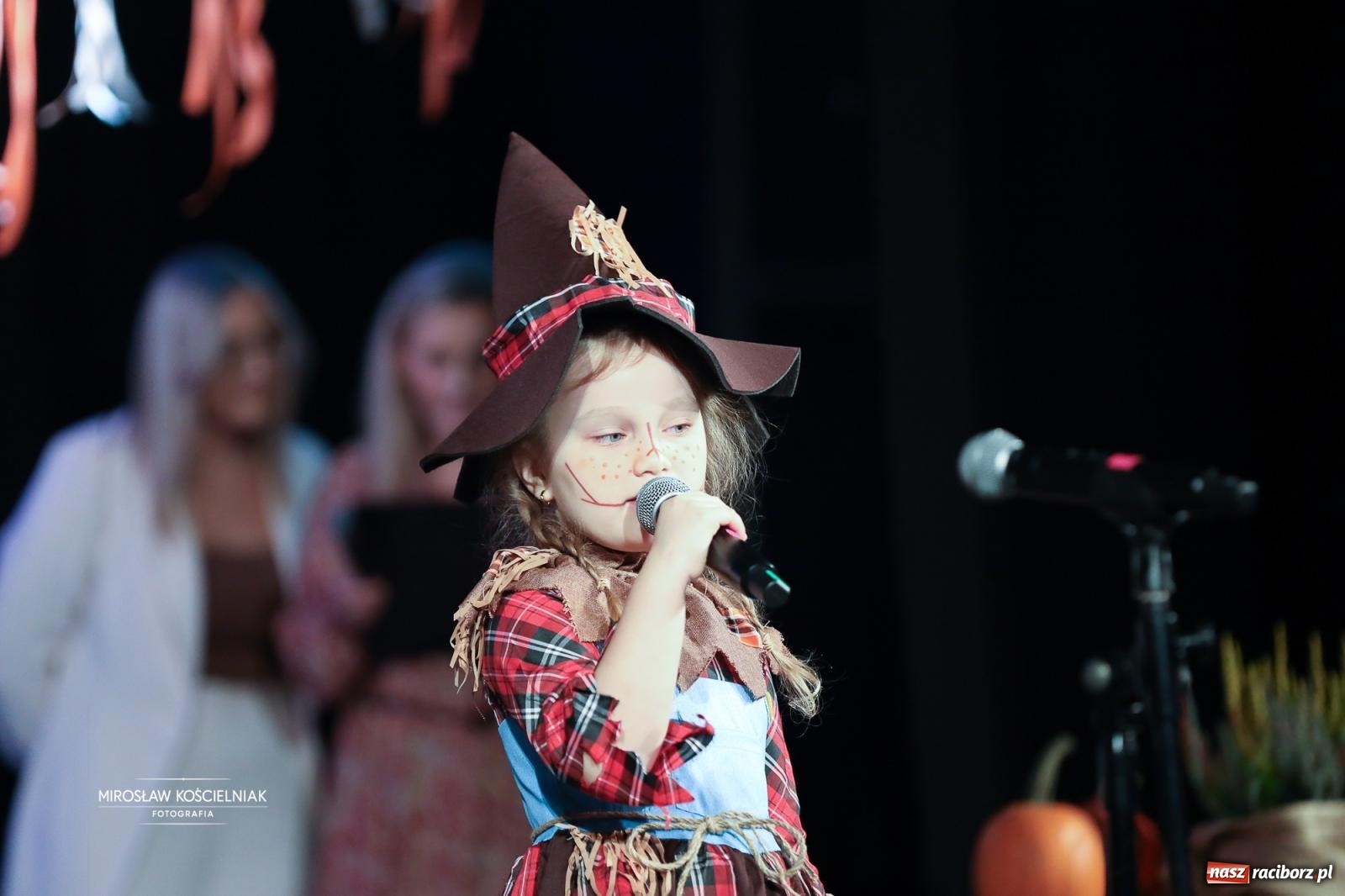 Zdjęcie w galerii na portalu naszraciborz.pl: I Powiatowy Festiwal Piosenki Przedszkolnej Jesienne Nutki w Raciborzu [FOTO i WIDEO] wiadomości z regionu