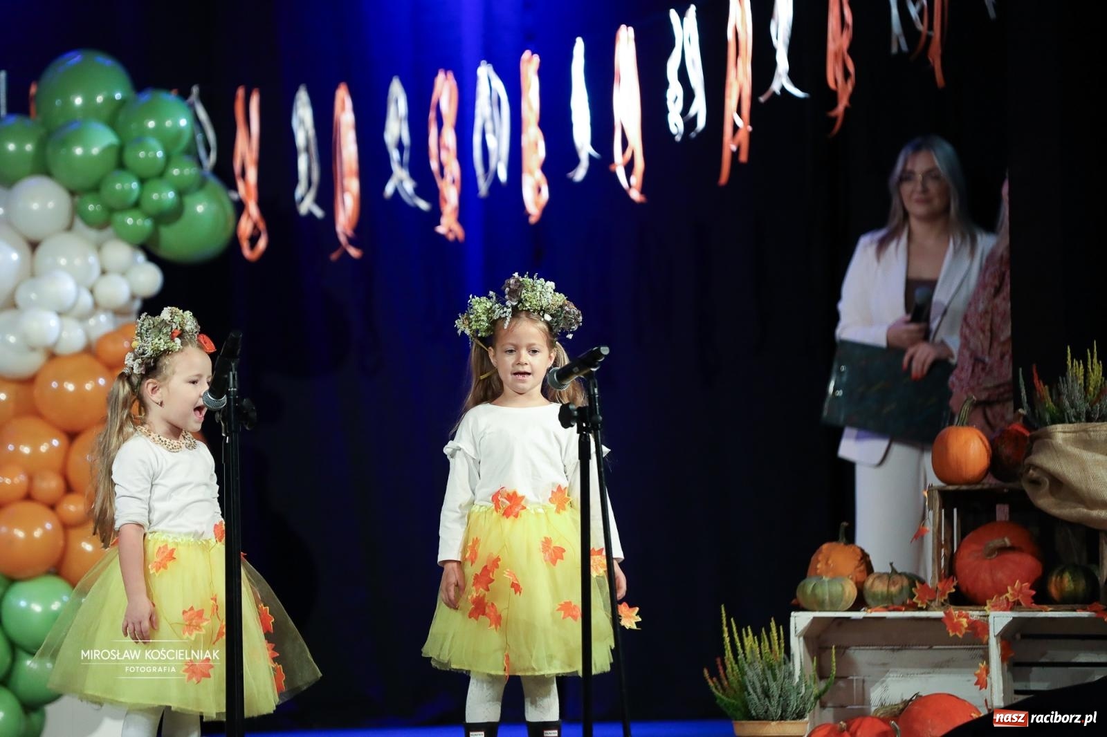 Zdjęcie w galerii na portalu naszraciborz.pl: I Powiatowy Festiwal Piosenki Przedszkolnej Jesienne Nutki w Raciborzu [FOTO i WIDEO] wiadomości z regionu