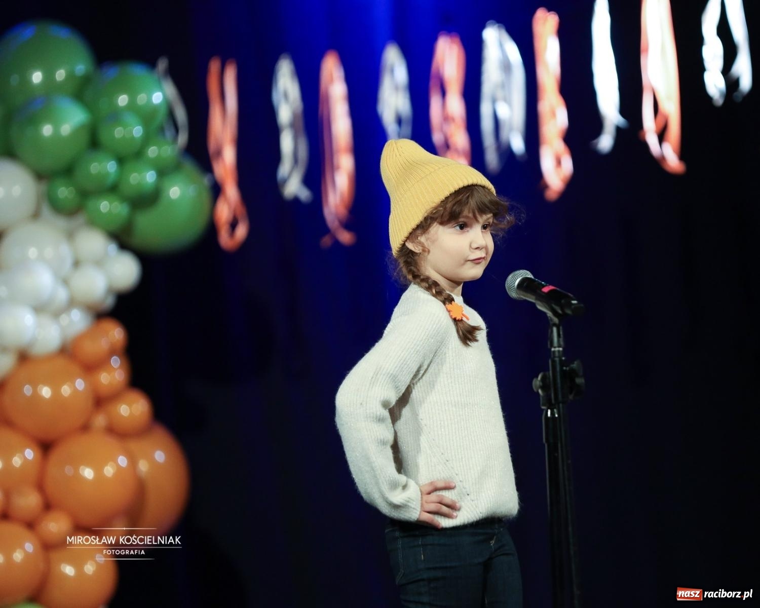 Zdjęcie w galerii na portalu naszraciborz.pl: I Powiatowy Festiwal Piosenki Przedszkolnej Jesienne Nutki w Raciborzu [FOTO i WIDEO] wiadomości z regionu