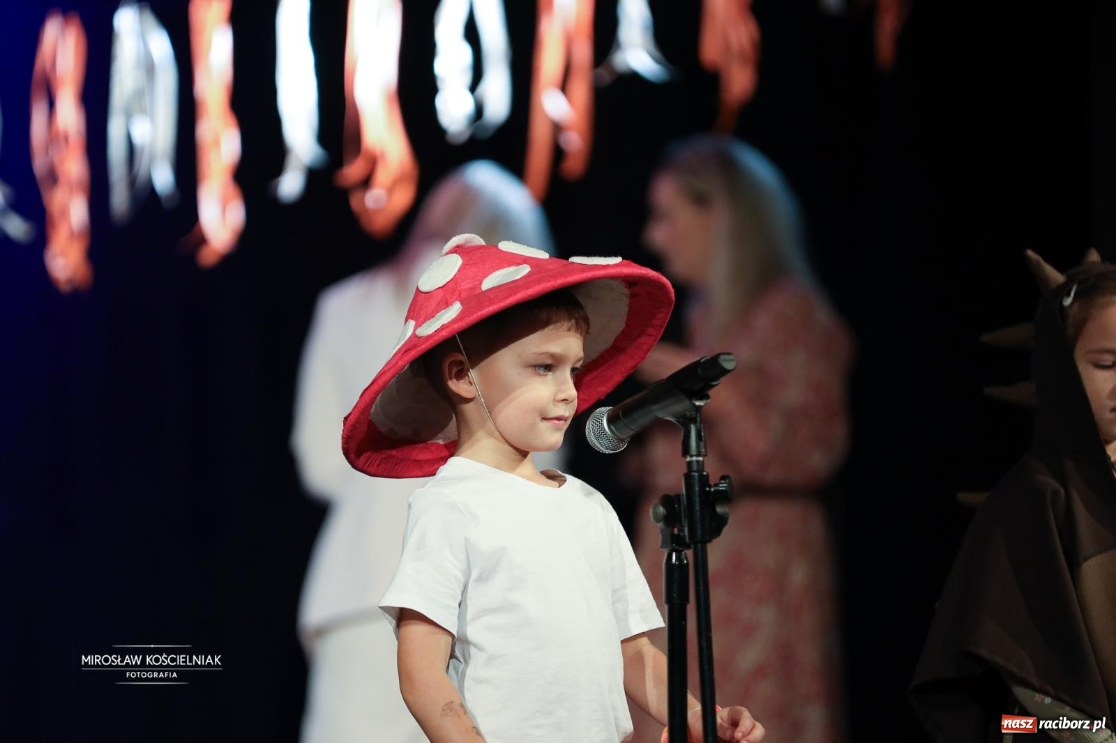 Zdjęcie w galerii na portalu naszraciborz.pl: I Powiatowy Festiwal Piosenki Przedszkolnej Jesienne Nutki w Raciborzu [FOTO i WIDEO] wiadomości z regionu
