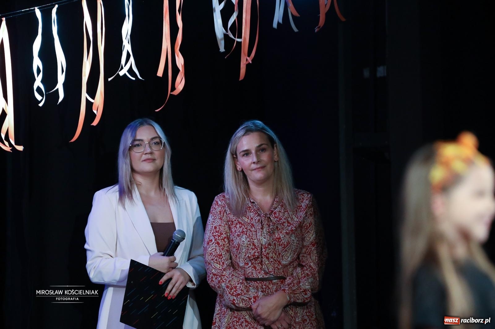 Zdjęcie w galerii na portalu naszraciborz.pl: I Powiatowy Festiwal Piosenki Przedszkolnej Jesienne Nutki w Raciborzu [FOTO i WIDEO] wiadomości z regionu