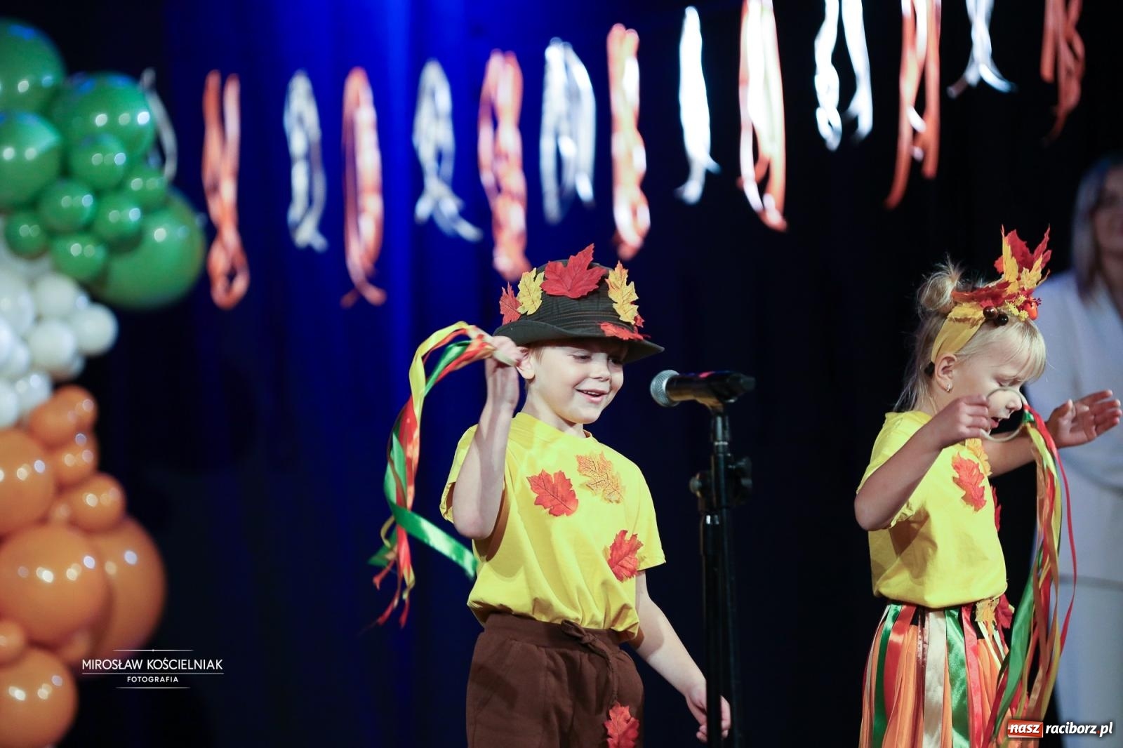 Zdjęcie w galerii na portalu naszraciborz.pl: I Powiatowy Festiwal Piosenki Przedszkolnej Jesienne Nutki w Raciborzu [FOTO i WIDEO] wiadomości z regionu