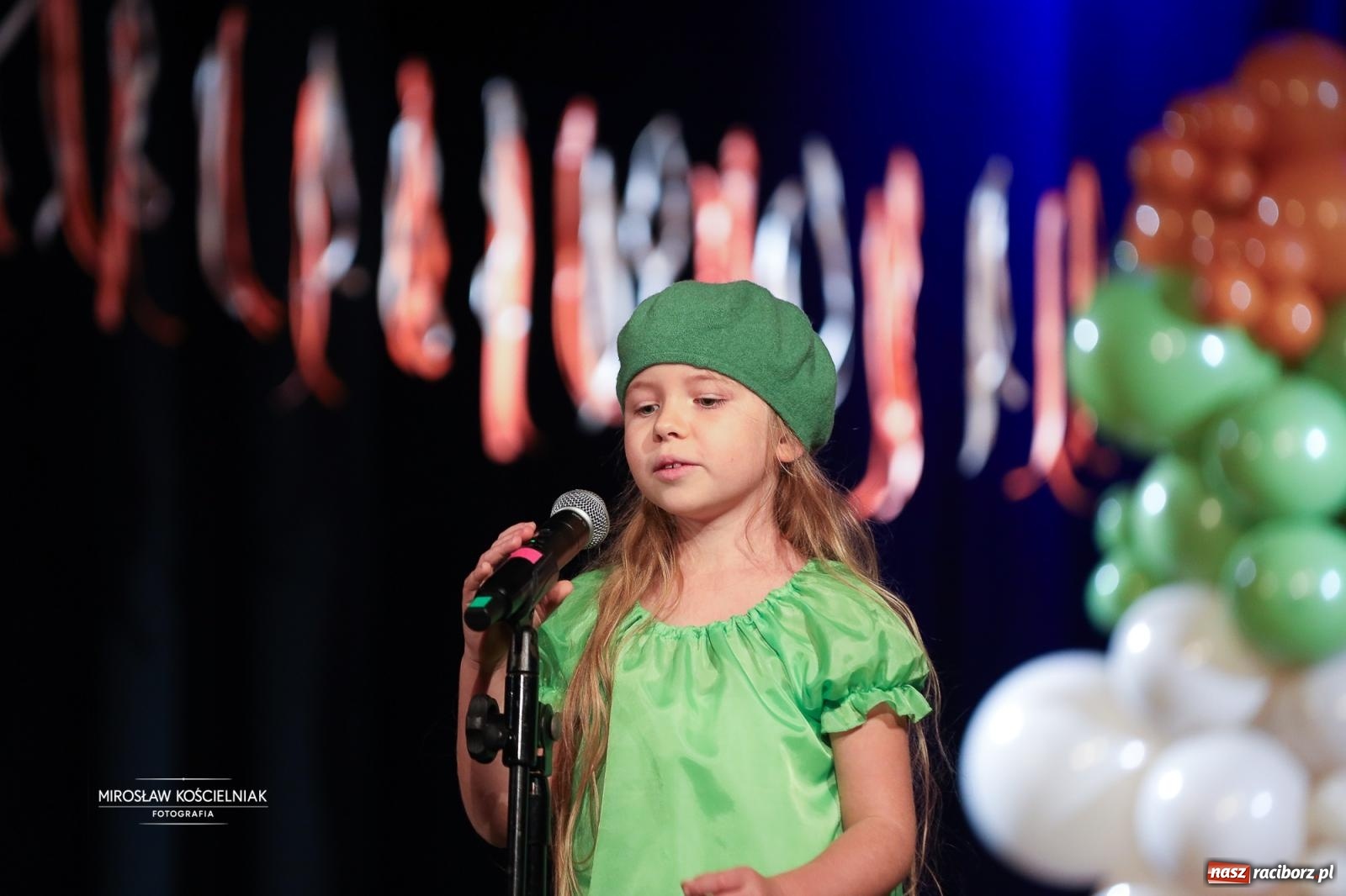 Zdjęcie w galerii na portalu naszraciborz.pl: I Powiatowy Festiwal Piosenki Przedszkolnej Jesienne Nutki w Raciborzu [FOTO i WIDEO] wiadomości z regionu