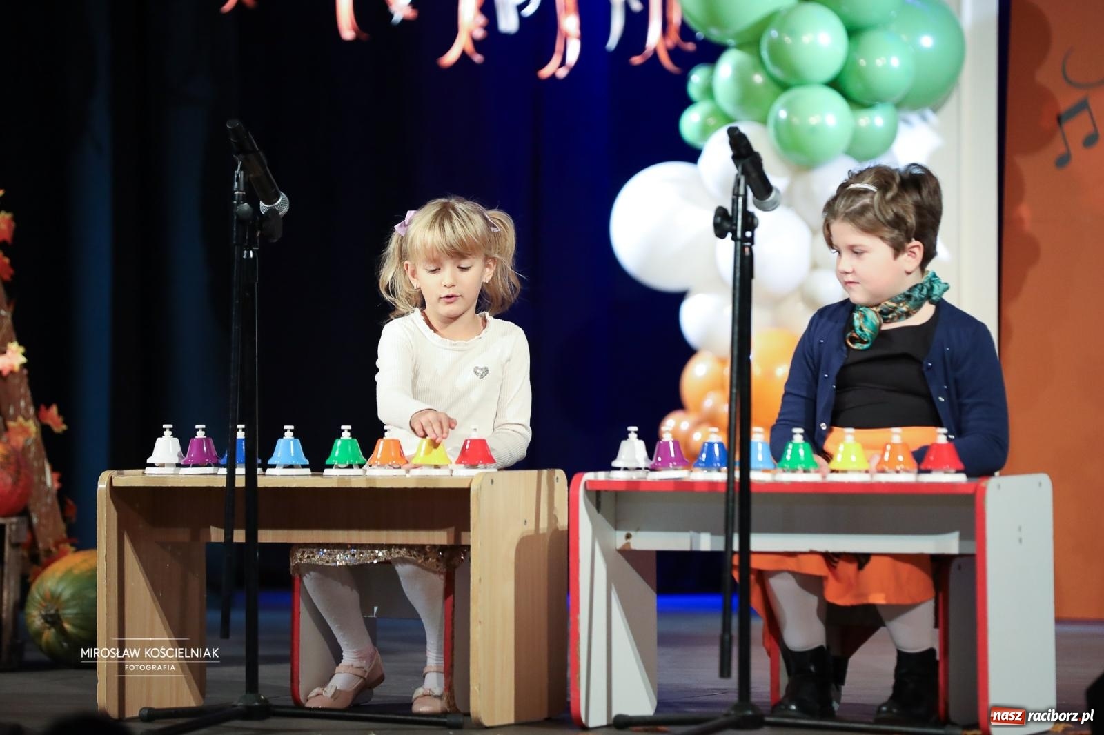 Zdjęcie w galerii na portalu naszraciborz.pl: I Powiatowy Festiwal Piosenki Przedszkolnej Jesienne Nutki w Raciborzu [FOTO i WIDEO] wiadomości z regionu