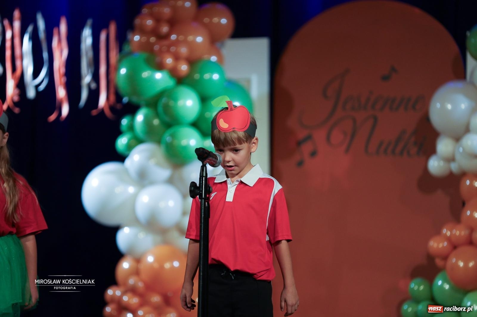 Zdjęcie w galerii na portalu naszraciborz.pl: I Powiatowy Festiwal Piosenki Przedszkolnej Jesienne Nutki w Raciborzu [FOTO i WIDEO] wiadomości z regionu