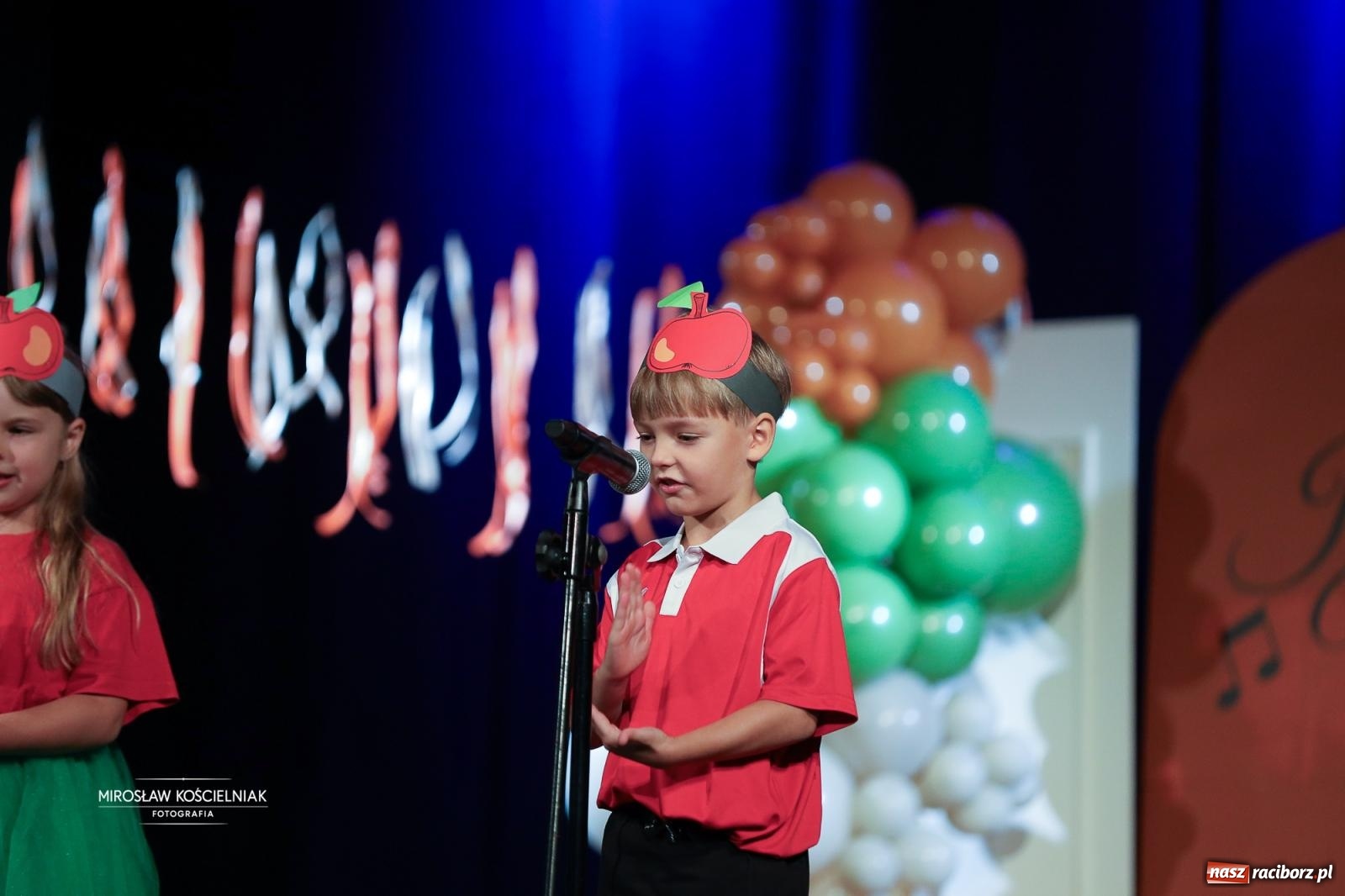Zdjęcie w galerii na portalu naszraciborz.pl: I Powiatowy Festiwal Piosenki Przedszkolnej Jesienne Nutki w Raciborzu [FOTO i WIDEO] wiadomości z regionu