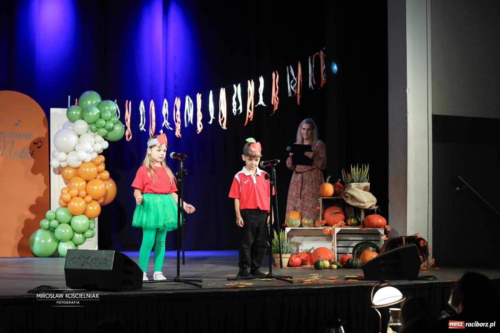 Zdjęcie w galerii na portalu naszraciborz.pl: I Powiatowy Festiwal Piosenki Przedszkolnej Jesienne Nutki w Raciborzu [FOTO i WIDEO] wiadomości z regionu