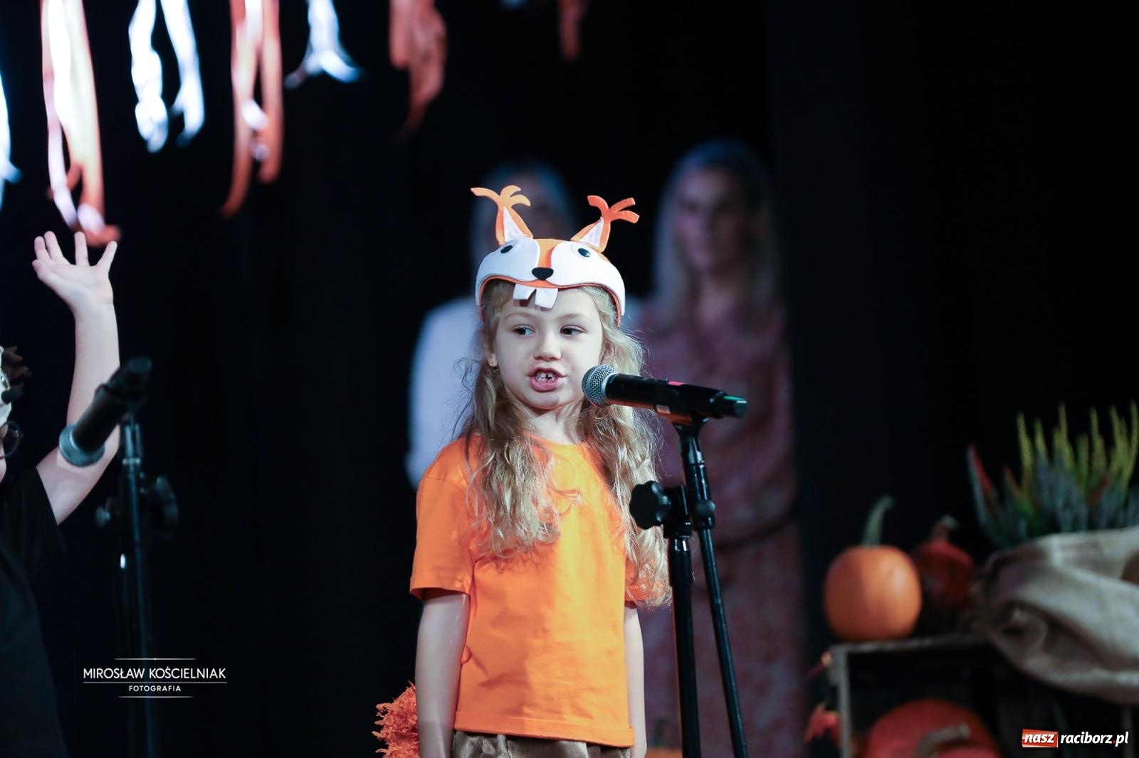 Zdjęcie w galerii na portalu naszraciborz.pl: I Powiatowy Festiwal Piosenki Przedszkolnej Jesienne Nutki w Raciborzu [FOTO i WIDEO] wiadomości z regionu