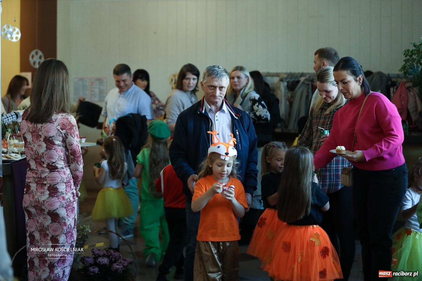 Zdjęcie w galerii na portalu naszraciborz.pl: I Powiatowy Festiwal Piosenki Przedszkolnej Jesienne Nutki w Raciborzu [FOTO i WIDEO] wiadomości z regionu