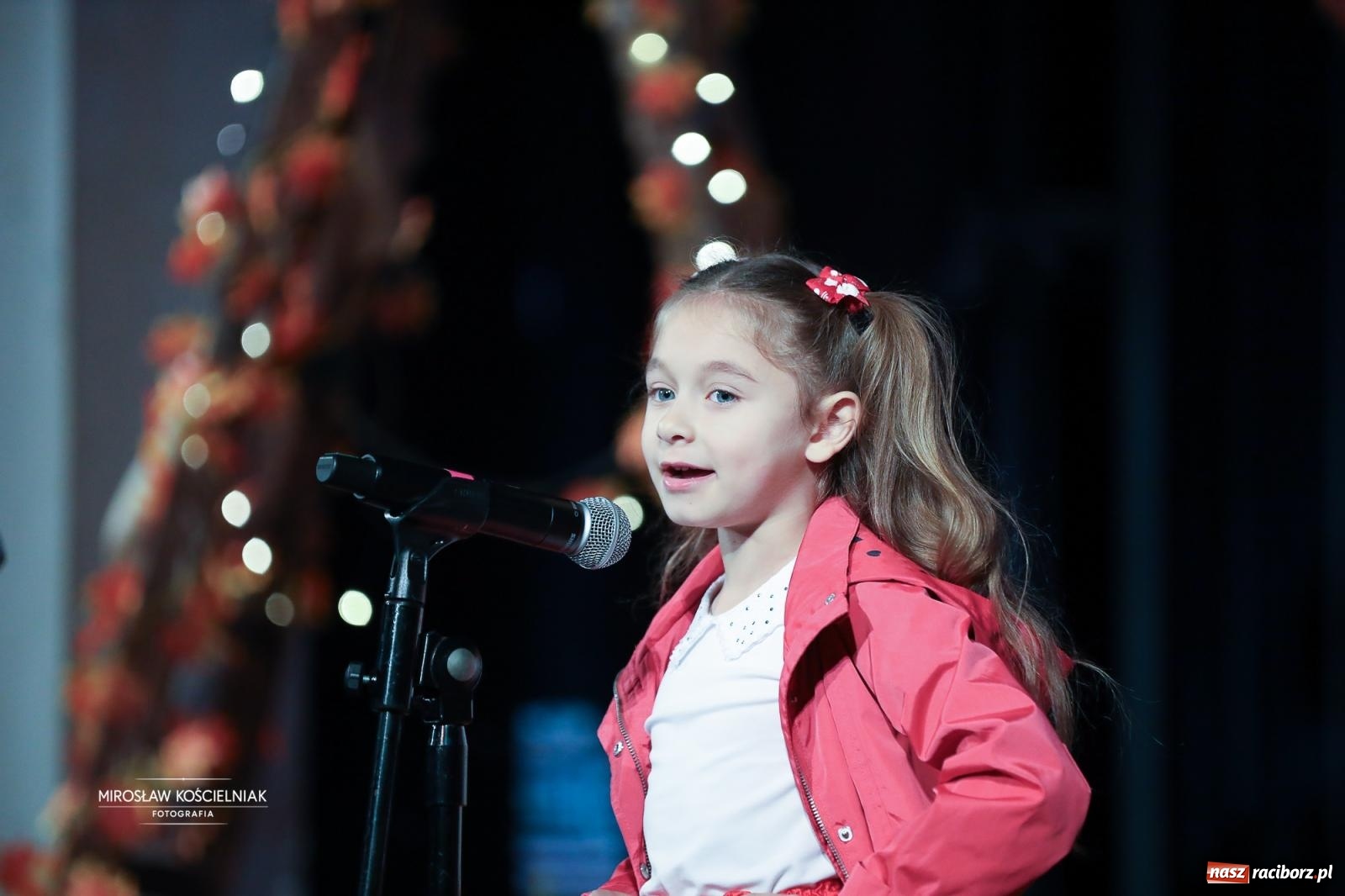 Zdjęcie w galerii na portalu naszraciborz.pl: I Powiatowy Festiwal Piosenki Przedszkolnej Jesienne Nutki w Raciborzu [FOTO i WIDEO] wiadomości z regionu