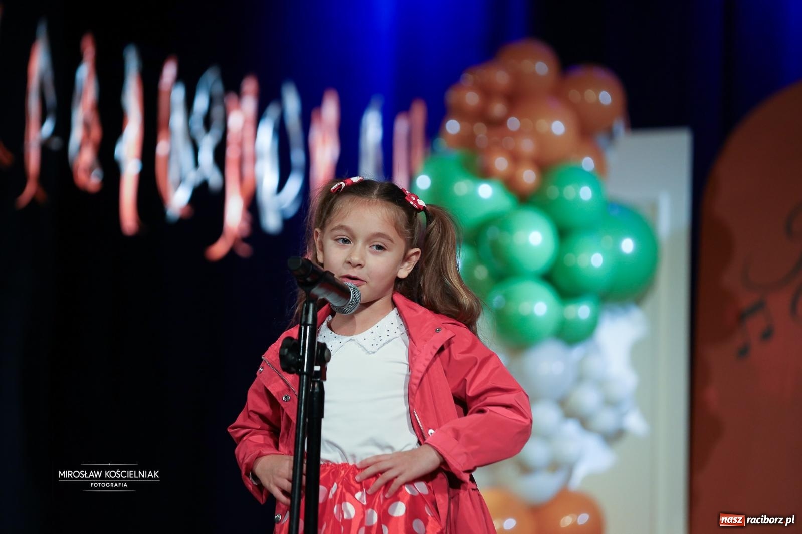 Zdjęcie w galerii na portalu naszraciborz.pl: I Powiatowy Festiwal Piosenki Przedszkolnej Jesienne Nutki w Raciborzu [FOTO i WIDEO] wiadomości z regionu