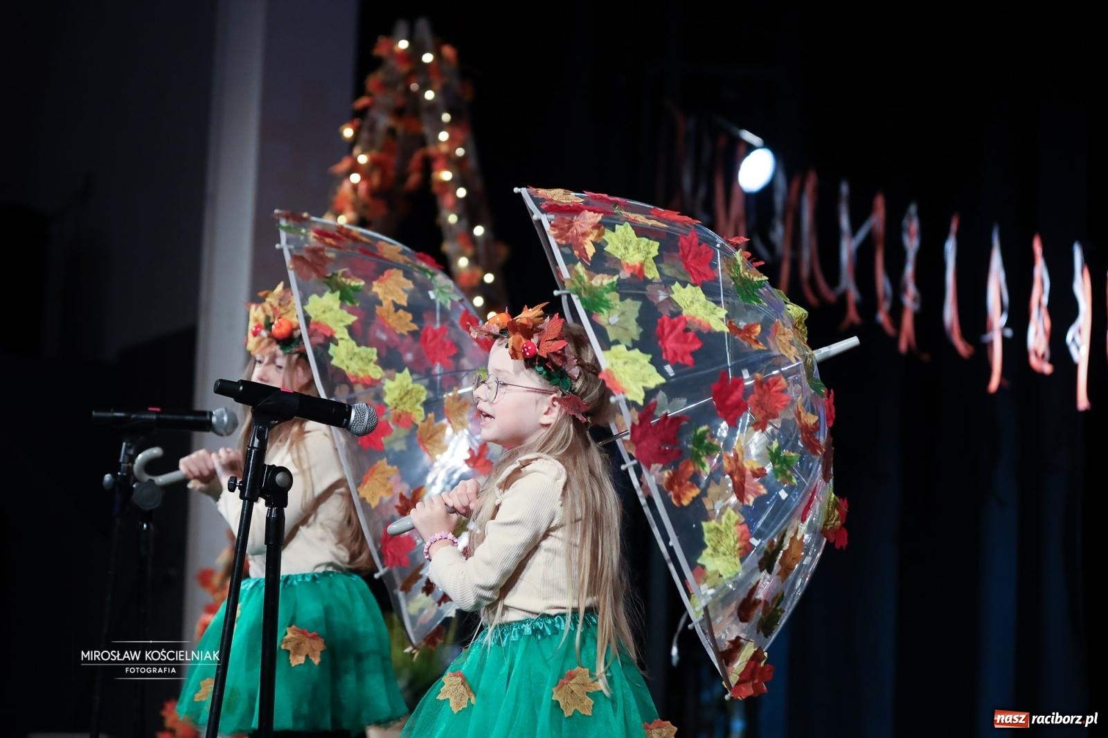 Zdjęcie w galerii na portalu naszraciborz.pl: I Powiatowy Festiwal Piosenki Przedszkolnej Jesienne Nutki w Raciborzu [FOTO i WIDEO] wiadomości z regionu