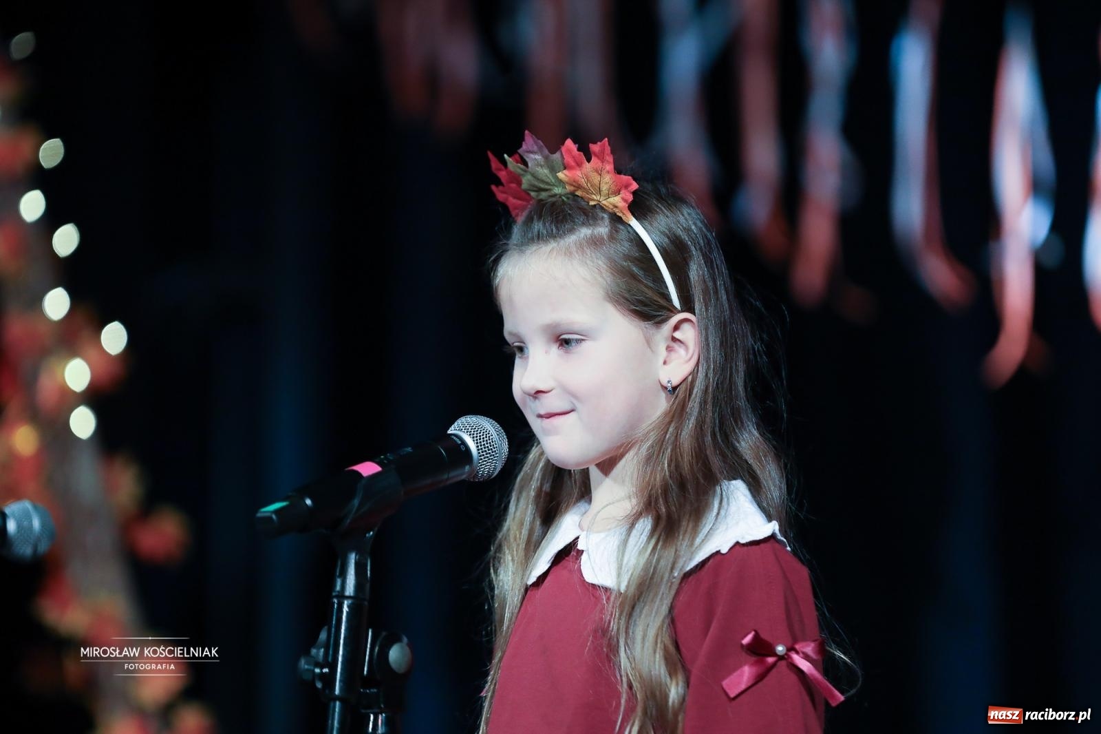 Zdjęcie w galerii na portalu naszraciborz.pl: I Powiatowy Festiwal Piosenki Przedszkolnej Jesienne Nutki w Raciborzu [FOTO i WIDEO] wiadomości z regionu