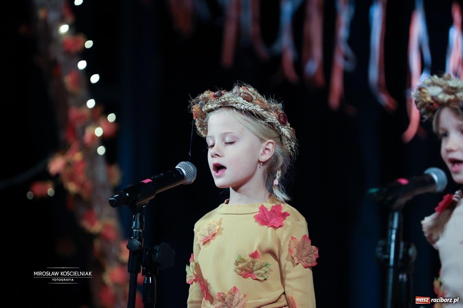 Zdjęcie w galerii na portalu naszraciborz.pl: I Powiatowy Festiwal Piosenki Przedszkolnej Jesienne Nutki w Raciborzu [FOTO i WIDEO] wiadomości z regionu