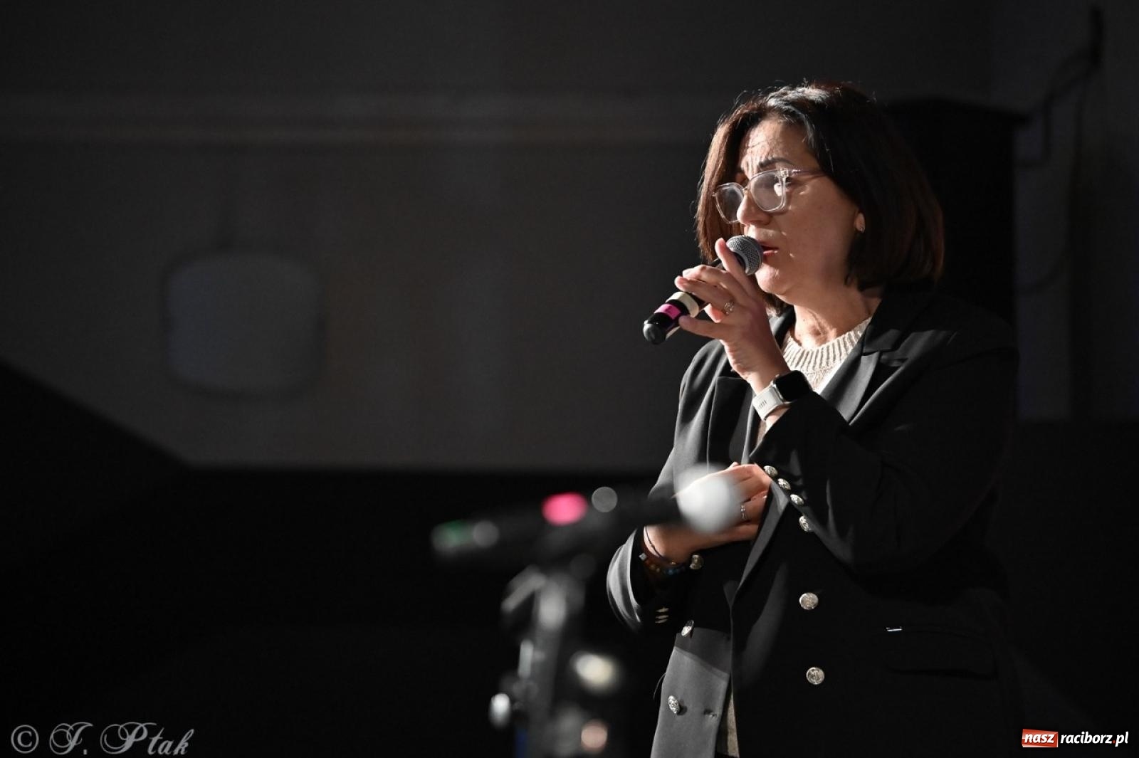 Zdjęcie w galerii na portalu naszraciborz.pl: I Powiatowy Festiwal Piosenki Przedszkolnej Jesienne Nutki w Raciborzu [FOTO i WIDEO] wiadomości z regionu