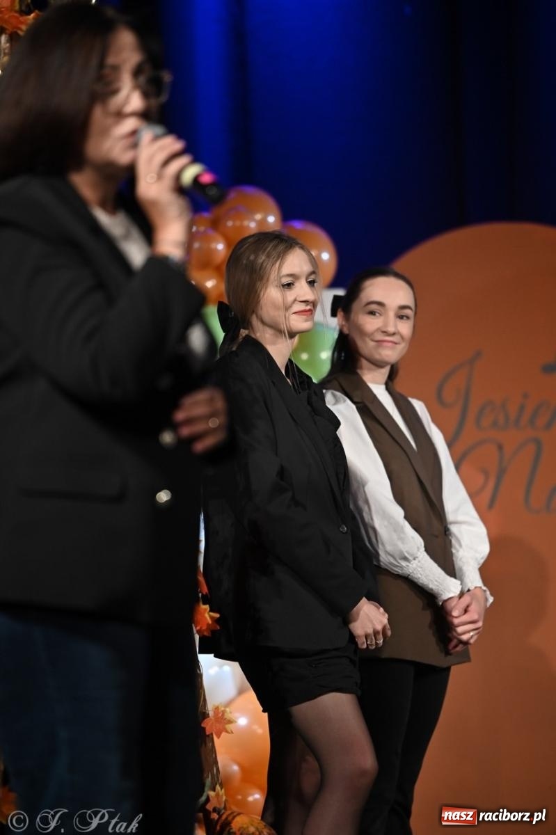 Zdjęcie w galerii na portalu naszraciborz.pl: I Powiatowy Festiwal Piosenki Przedszkolnej Jesienne Nutki w Raciborzu [FOTO i WIDEO] wiadomości z regionu