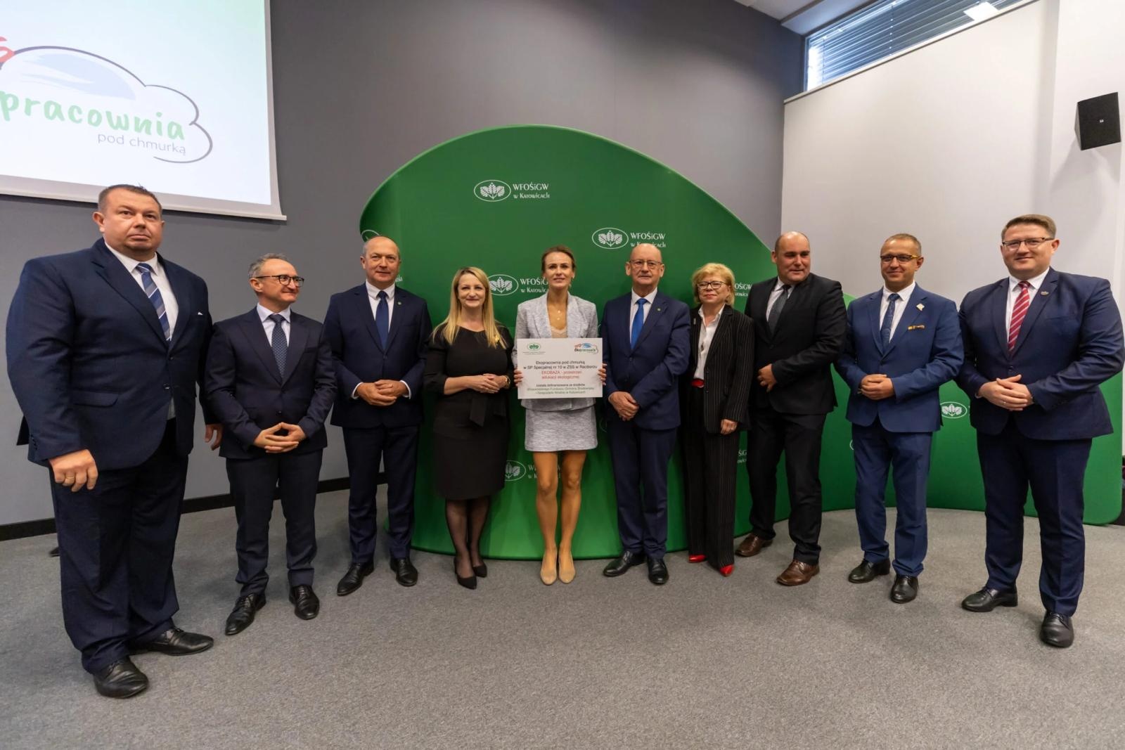 Zdjęcie w galerii na portalu naszraciborz.pl: Edukacja blisko natury: nowe ekopracownie pod chmurką w powiecie raciborskim wiadomości z regionu