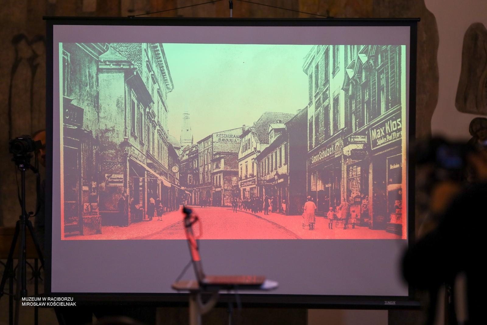 Zdjęcie w galerii na portalu naszraciborz.pl: Skwer przy Wojska Polskiego-Karola Miarki ma patrona – Clausa Ogermana wiadomości z regionu