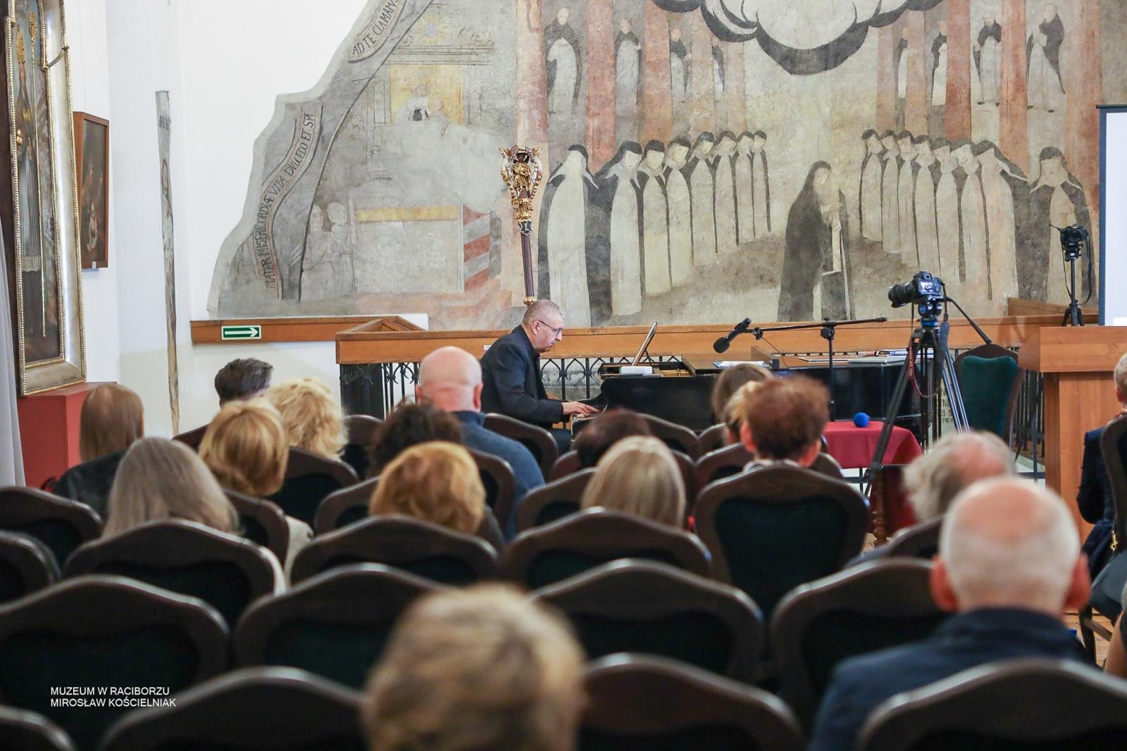 Zdjęcie w galerii na portalu naszraciborz.pl: Skwer przy Wojska Polskiego-Karola Miarki ma patrona – Clausa Ogermana wiadomości z regionu