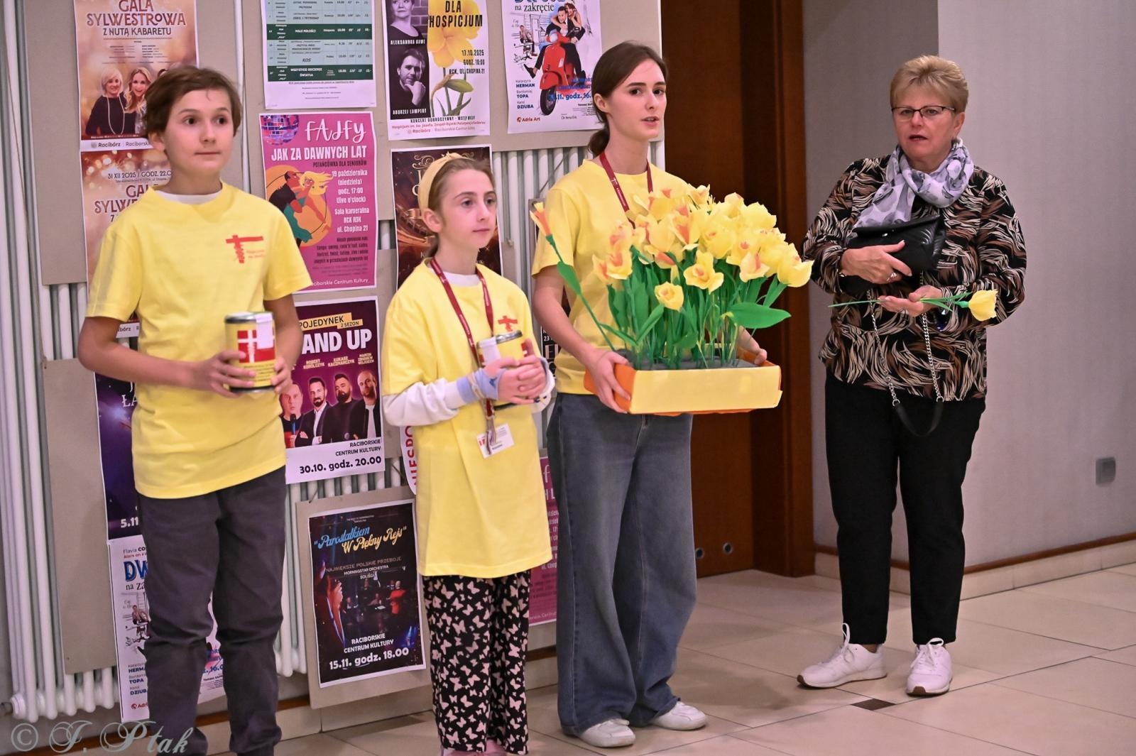 Zdjęcie w galerii na portalu naszraciborz.pl: Głosy dla Hospicjum 2025 – koncert dobroczynny w Raciborskim Centrum Kultury wiadomości z regionu