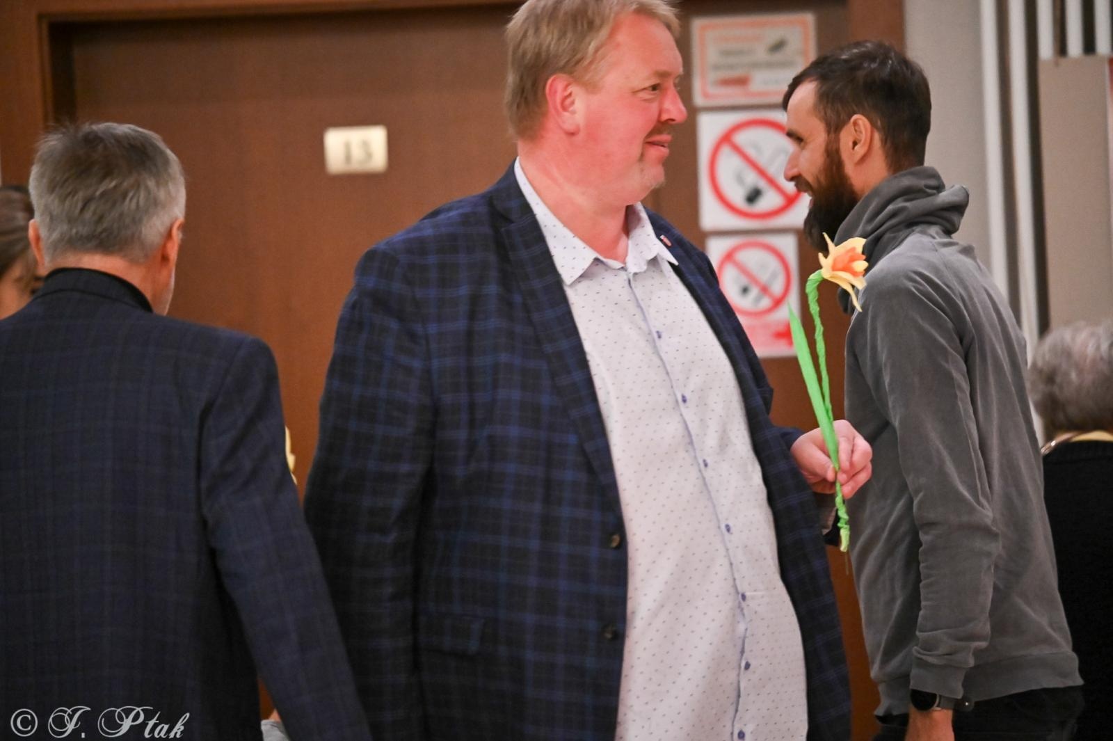 Zdjęcie w galerii na portalu naszraciborz.pl: Głosy dla Hospicjum 2025 – koncert dobroczynny w Raciborskim Centrum Kultury wiadomości z regionu