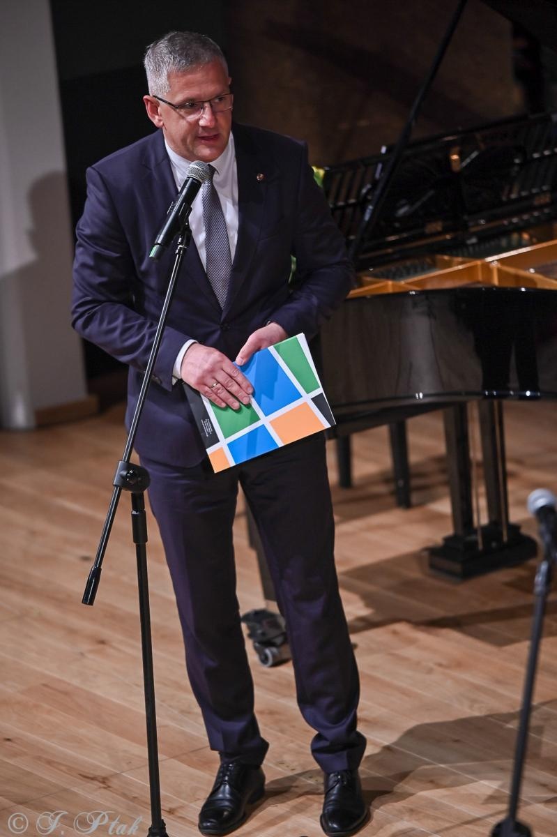 Zdjęcie w galerii na portalu naszraciborz.pl: Głosy dla Hospicjum 2025 – koncert dobroczynny w Raciborskim Centrum Kultury wiadomości z regionu