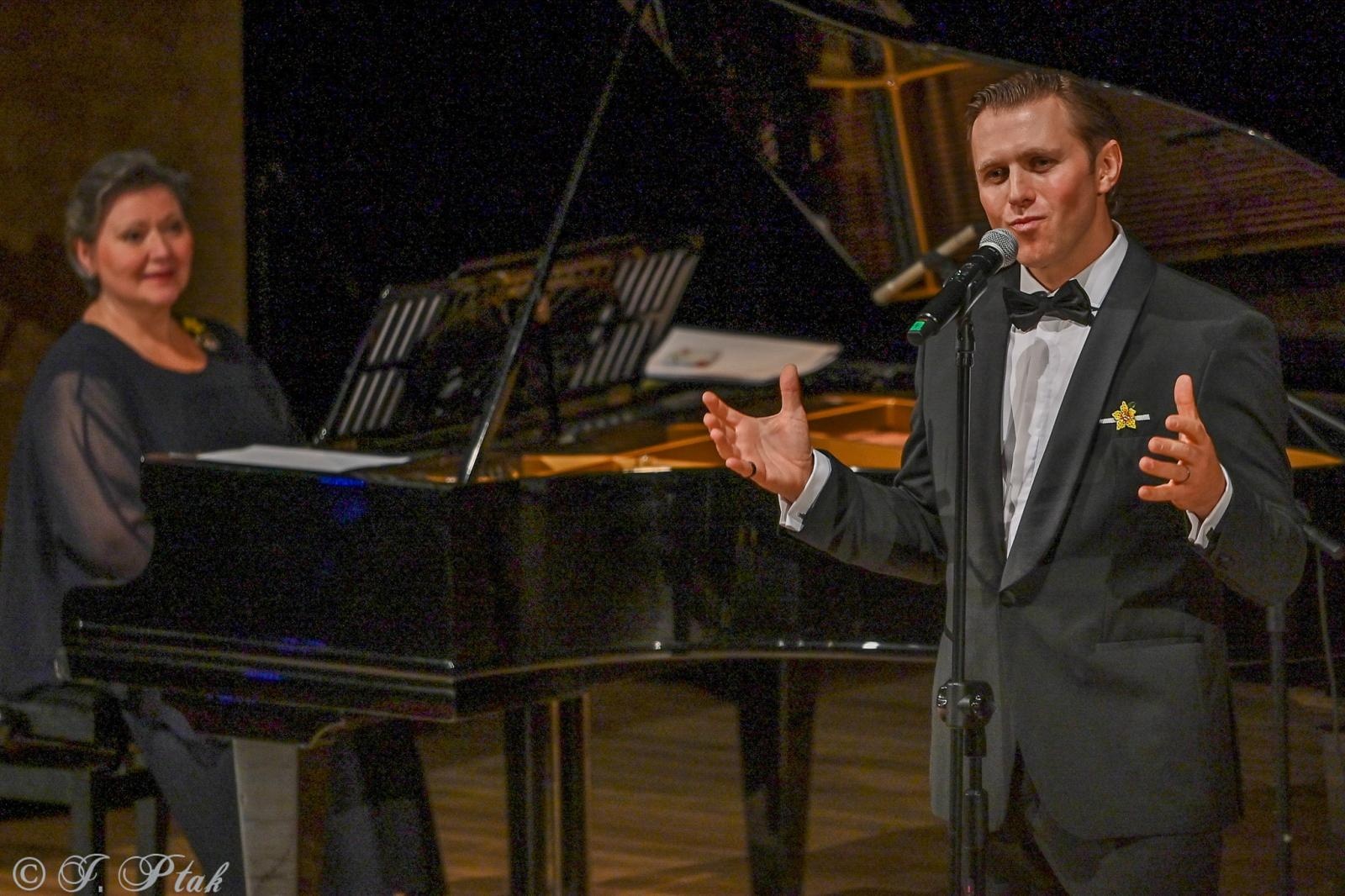 Zdjęcie w galerii na portalu naszraciborz.pl: Głosy dla Hospicjum 2025 – koncert dobroczynny w Raciborskim Centrum Kultury wiadomości z regionu