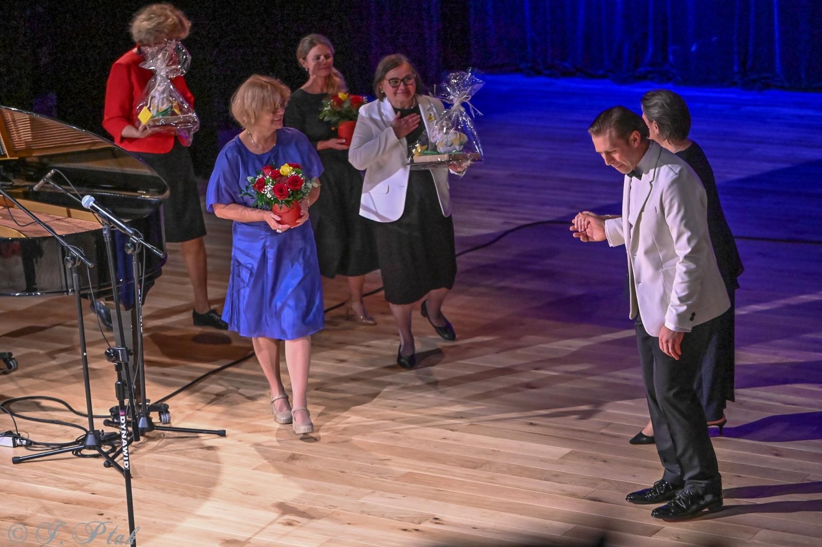 Zdjęcie w galerii na portalu naszraciborz.pl: Głosy dla Hospicjum 2025 – koncert dobroczynny w Raciborskim Centrum Kultury wiadomości z regionu