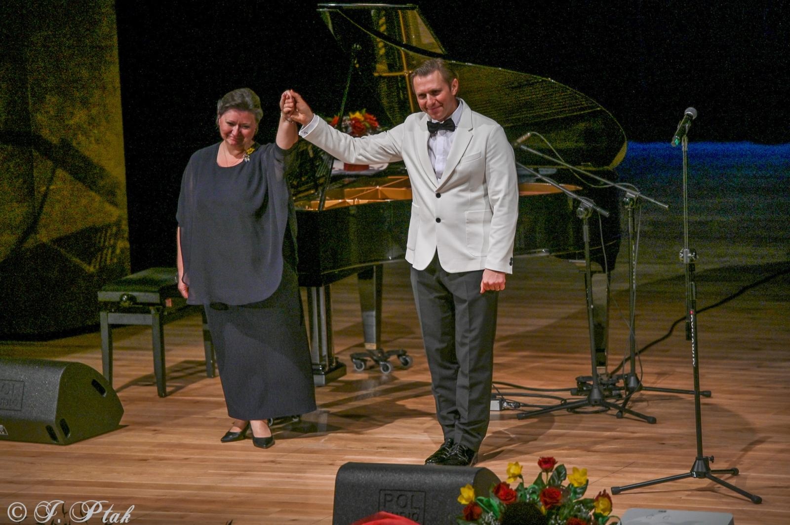 Zdjęcie w galerii na portalu naszraciborz.pl: Głosy dla Hospicjum 2025 – koncert dobroczynny w Raciborskim Centrum Kultury wiadomości z regionu