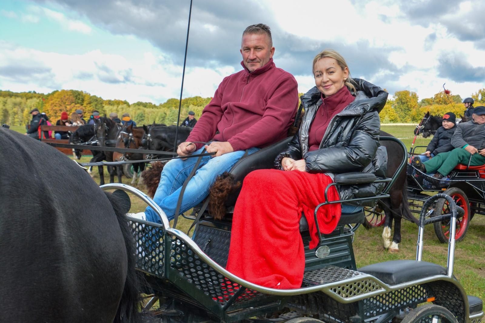 Zdjęcie w galerii na portalu naszraciborz.pl: Hubertus w Kornowacu – jeźdźcy, tradycja i dobra zabawa [FOTO i WIDEO] wiadomości z regionu