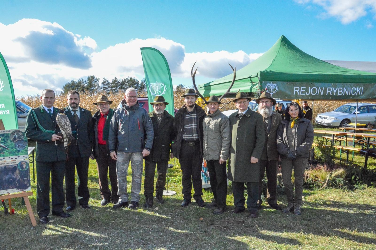 Zdjęcie w galerii na portalu naszraciborz.pl: Hubertus w Kornowacu – jeźdźcy, tradycja i dobra zabawa [FOTO i WIDEO] wiadomości z regionu